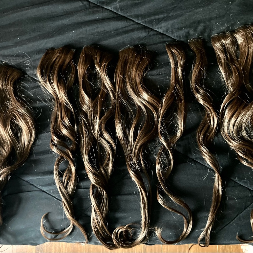Clip-In Hair Extensions - Synthetic 22in long